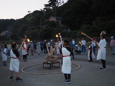 キャンプファイヤー